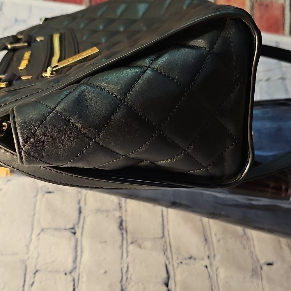 Michael KORS QUILTED Leather Satchel Like New - Picture 3 of 7